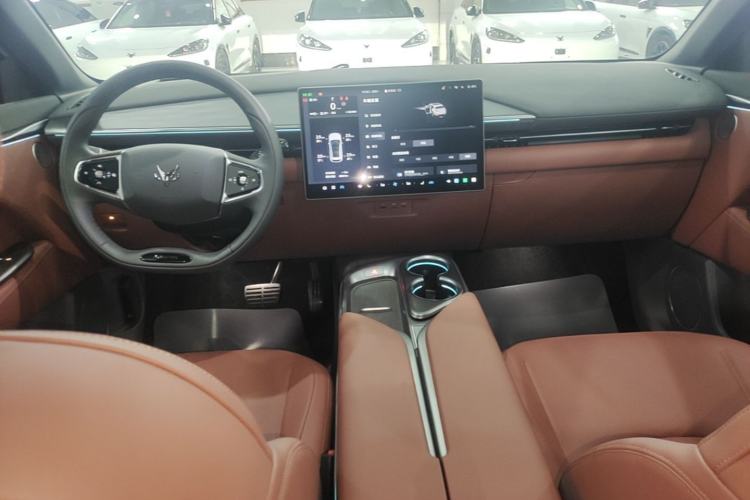 Used ARCFOX Alpha T5 2026 Model Range-Extended 1215 Yuanjing Smart Driving Version Center Console