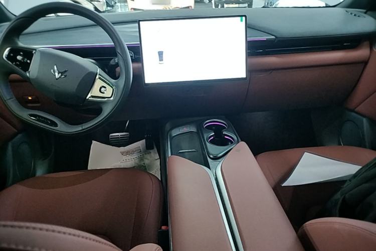 Used ARCFOX Alpha T5 2026 Model Range-Extended 1215 Yuanjing Smart Driving Version Center Console