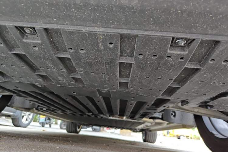 Used ARCFOX Alpha T5 2026 Model Range-Extended 1215 Yuanjing Smart Driving Version Chassis Front