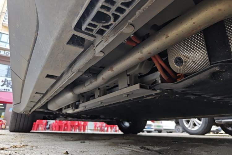 Used ARCFOX Alpha T5 2026 Model Range-Extended 1215 Yuanjing Smart Driving Version Chassis Rear Left