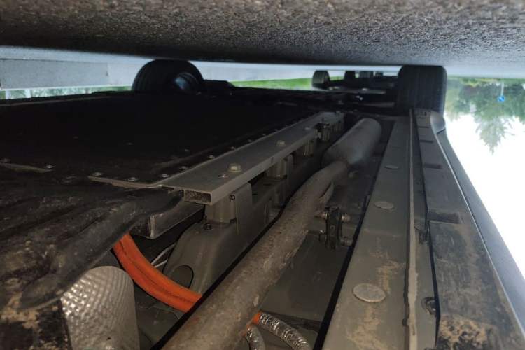 Used ARCFOX Alpha T5 2026 Model Range-Extended 1215 Intelligent Enjoyment Version Chassis Rear Left
