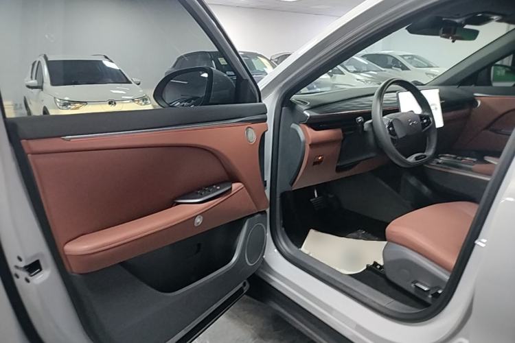 Used ARCFOX Alpha T5 2026 Model Range-Extended 1215 Yuanjing Smart Driving Version Driver Seat