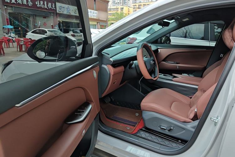 Used ARCFOX Alpha T5 2026 Model Range-Extended 1215 Yuanjing Smart Driving Version Driver Seat