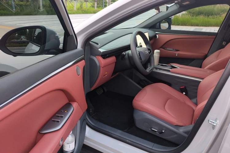 Used ARCFOX Alpha T5 2026 Model Range-Extended 1215 Intelligent Enjoyment Version Driver Seat