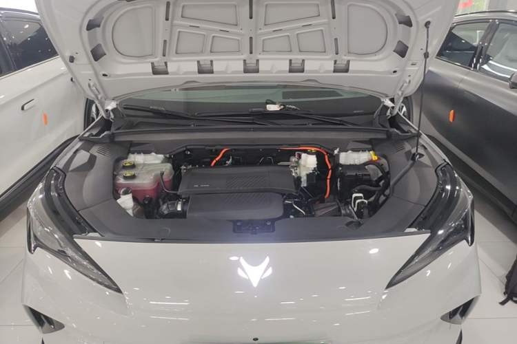 Used ARCFOX Alpha T5 2026 Model Range-Extended 1215 Yuanjing Smart Driving Version Engine Bay