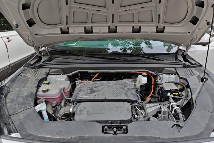 Used ARCFOX Alpha T5 2026 Model Range-Extended 1215 Yuanjing Smart Driving Version Engine Bay