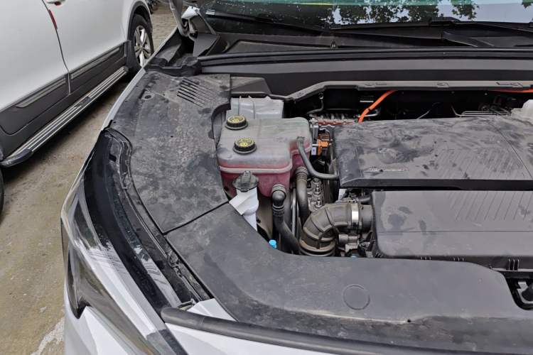 Used ARCFOX Alpha T5 2026 Model Range-Extended 1215 Yuanjing Smart Driving Version Engine Bay Right
