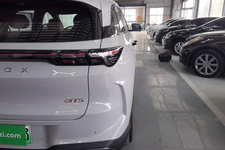 Used ARCFOX Alpha T5 2026 Model Range-Extended 1215 Yuanjing Smart Driving Version Exterior 3