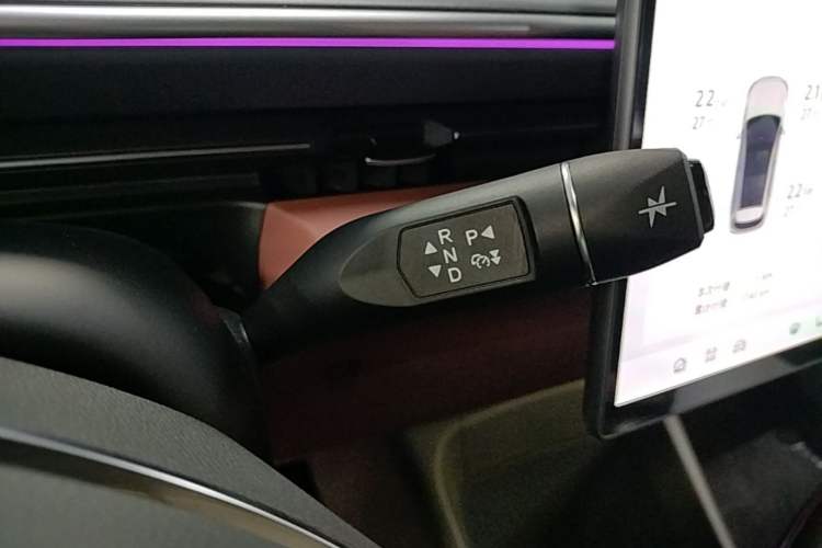 Used ARCFOX Alpha T5 2026 Model Range-Extended 1215 Yuanjing Smart Driving Version Gear Lever
