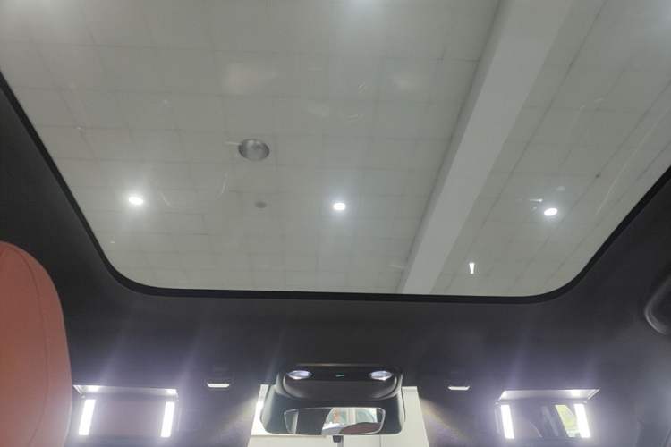Used ARCFOX Alpha T5 2026 Model Range-Extended 1215 Yuanjing Smart Driving Version Headliner