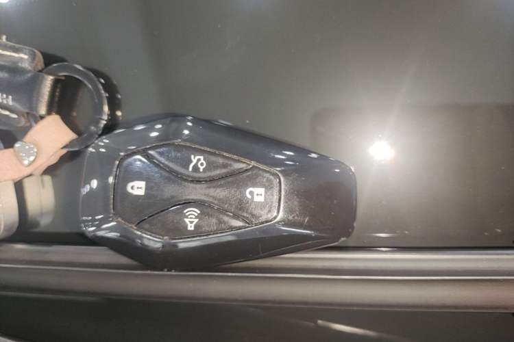 Used ARCFOX Alpha T5 2026 Model Range-Extended 1215 Yuanjing Smart Driving Version Interior 1