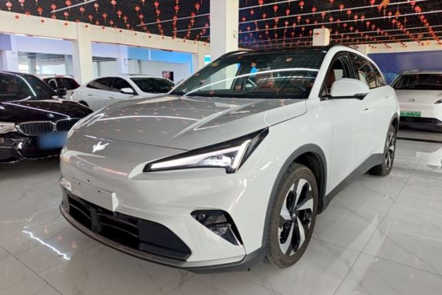 Ojetý ARCFOX Alpha T5 2026 Model Range-Extended 1215 Yuanjing Smart Driving Version