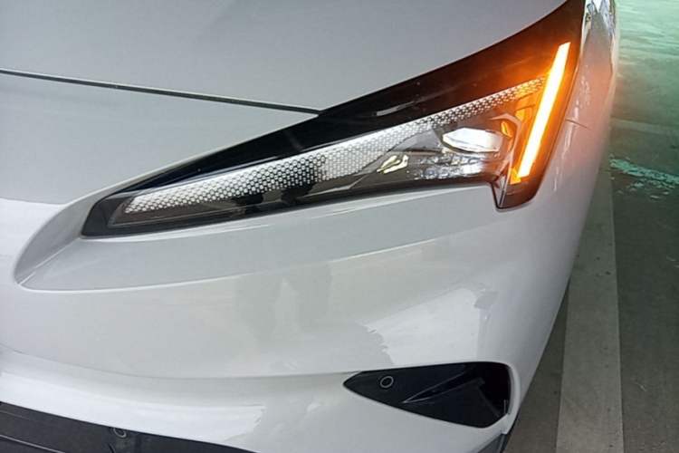 Used ARCFOX Alpha T5 2026 Model Range-Extended 1215 Intelligent Enjoyment Version Left Front Headlight