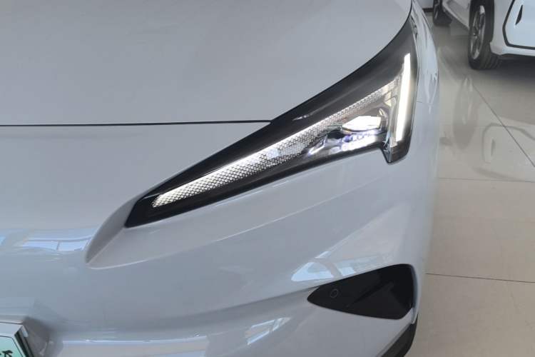 Used ARCFOX Alpha T5 2026 Model Range-Extended 1215 Yuanjing Smart Driving Version Left Front Headlight