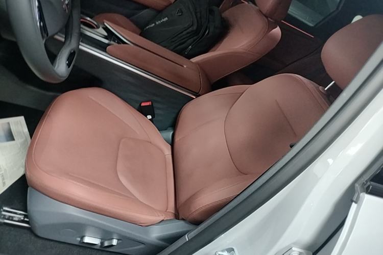 Used ARCFOX Alpha T5 2026 Model Range-Extended 1215 Yuanjing Smart Driving Version Left Front Seat