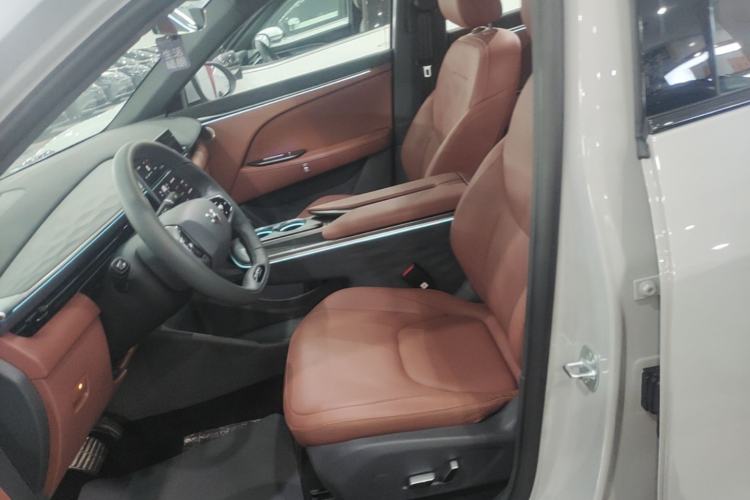 Used ARCFOX Alpha T5 2026 Model Range-Extended 1215 Yuanjing Smart Driving Version Left Front Seat