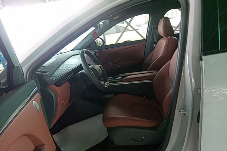 Used ARCFOX Alpha T5 2026 Model Range-Extended 1215 Intelligent Enjoyment Version Left Front Seat