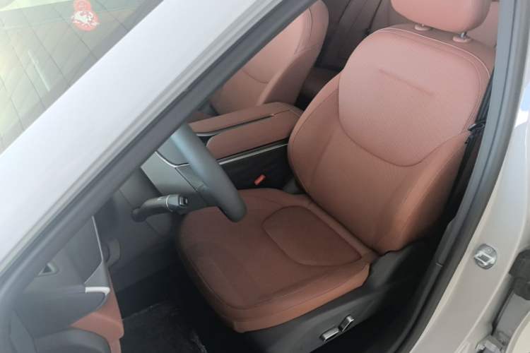 Used ARCFOX Alpha T5 2026 Model Range-Extended 1215 Yuanjing Smart Driving Version Left Front Seat