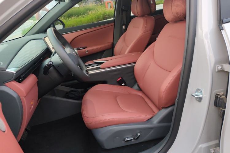 Used ARCFOX Alpha T5 2026 Model Range-Extended 1215 Intelligent Enjoyment Version Left Front Seat