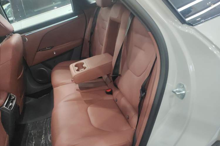 Used ARCFOX Alpha T5 2026 Model Range-Extended 1215 Yuanjing Smart Driving Version Left Rear Seat