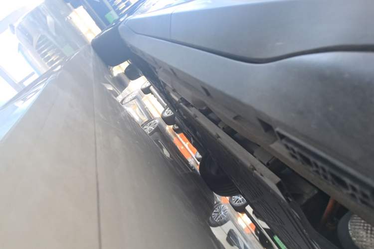 Used ARCFOX Alpha T5 2026 Model Range-Extended 1215 Yuanjing Smart Driving Version Left Side Sill