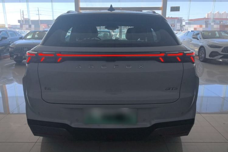 Used ARCFOX Alpha T5 2026 Model Range-Extended 1215 Yuanjing Smart Driving Version Rear