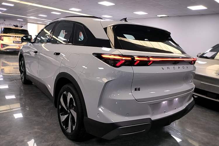 Used ARCFOX Alpha T5 2026 Model Range-Extended 1215 Yuanjing Smart Driving Version Rear Left 45 Deg