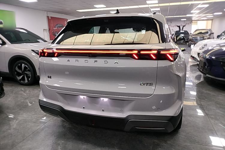 Used ARCFOX Alpha T5 2026 Model Range-Extended 1215 Yuanjing Smart Driving Version Rear