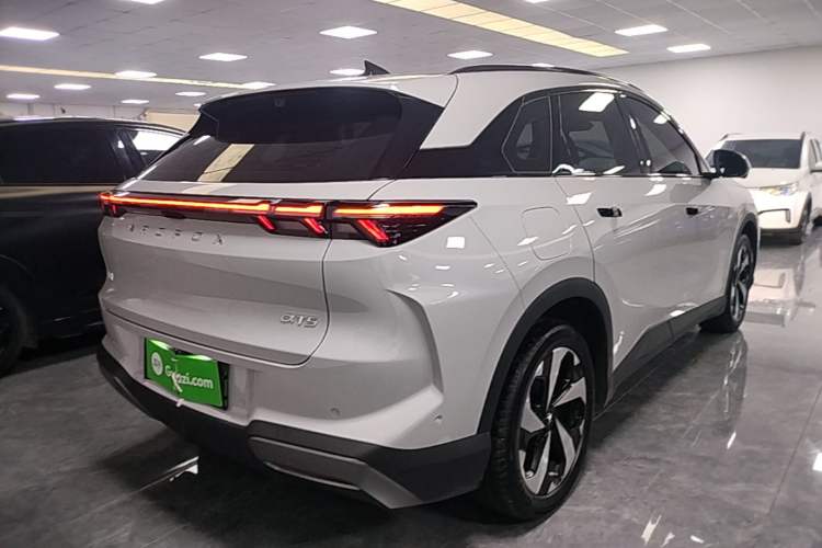 Used ARCFOX Alpha T5 2026 Model Range-Extended 1215 Yuanjing Smart Driving Version Rear Right 45 Deg