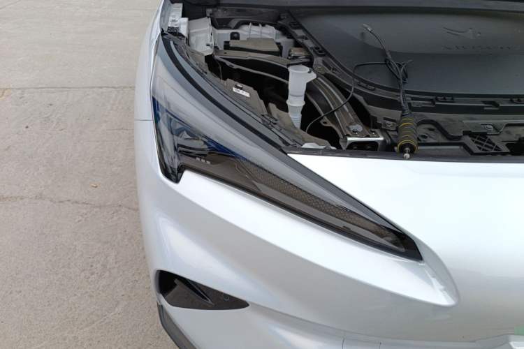 Used ARCFOX Alpha T5 2026 Model Pure Electric 560 Intelligent Enjoyment Version Right Front Headlight