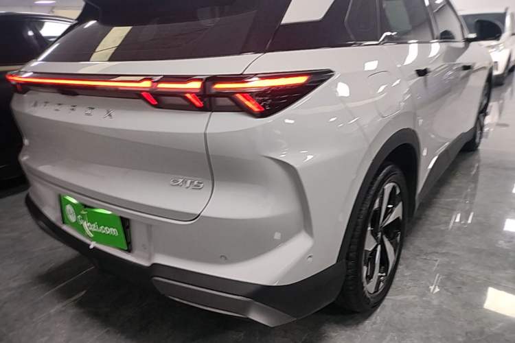 Used ARCFOX Alpha T5 2026 Model Range-Extended 1215 Yuanjing Smart Driving Version Right Rear Taillight