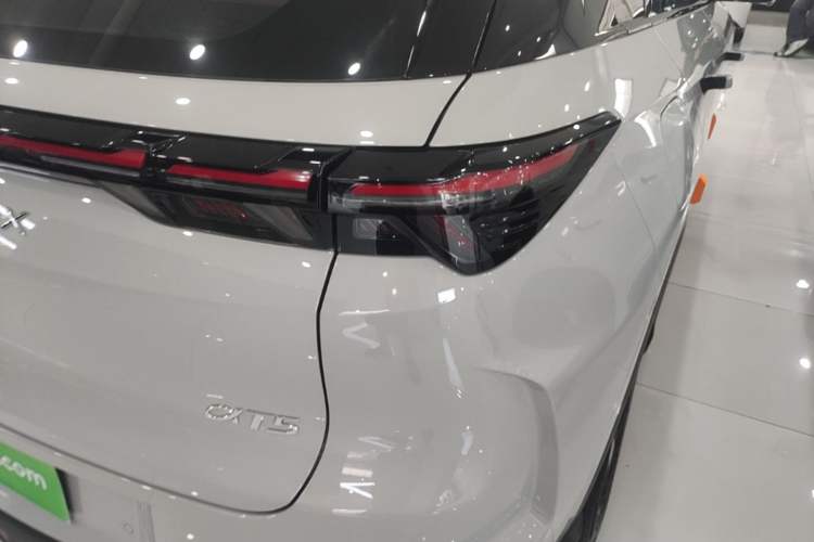 Used ARCFOX Alpha T5 2026 Model Range-Extended 1215 Yuanjing Smart Driving Version Right Rear Taillight