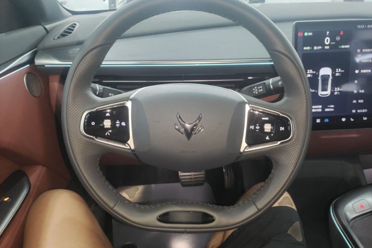 Used ARCFOX Alpha T5 2026 Model Range-Extended 1215 Yuanjing Smart Driving Version Steering Wheel