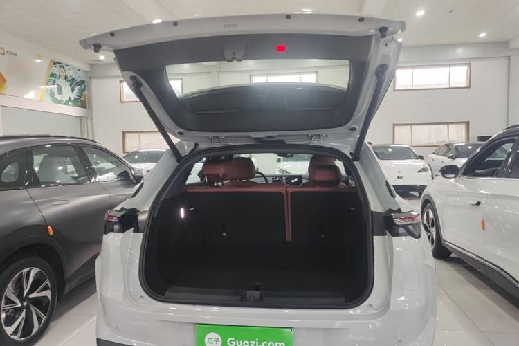 Used ARCFOX Alpha T5 2026 Model Range-Extended 1215 Yuanjing Smart Driving Version Trunk