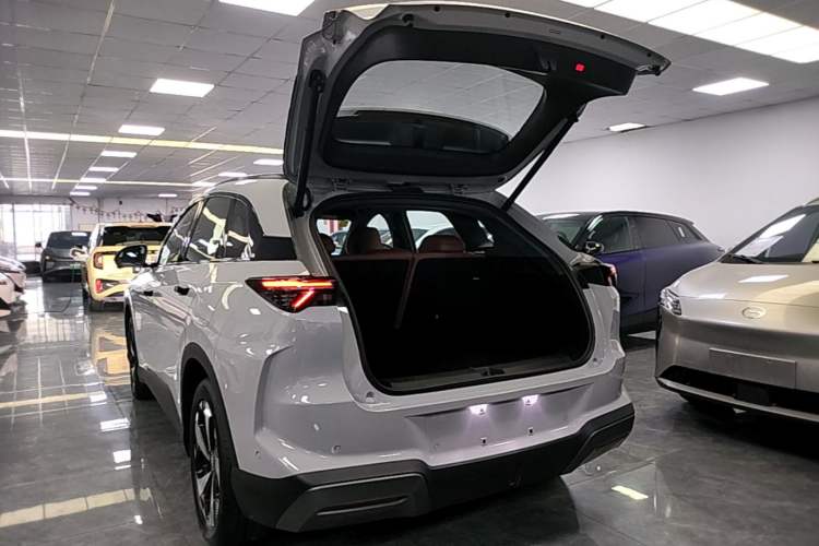Used ARCFOX Alpha T5 2026 Model Range-Extended 1215 Yuanjing Smart Driving Version Trunk