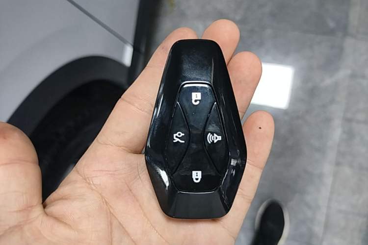 Used ARCFOX Alpha T5 2026 Model Range-Extended 1215 Yuanjing Smart Driving Version Vehicle Key