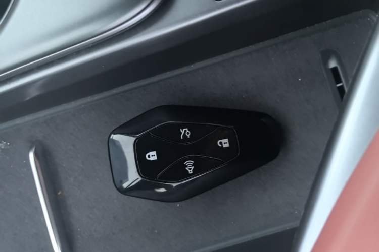 Used ARCFOX Alpha T5 2026 Model Range-Extended 1215 Yuanjing Smart Driving Version Vehicle Key