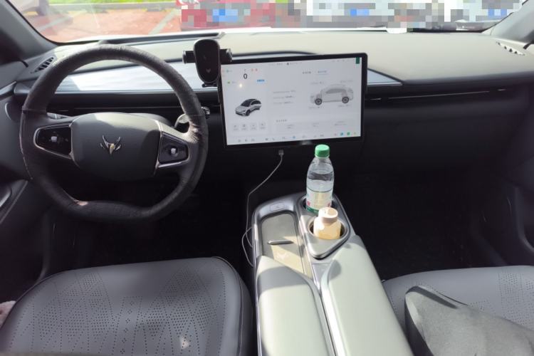Used ARCFOX Alpha T5 2026 Model Pure Electric 560 Yuanjing Smart Driving Version Center Console
