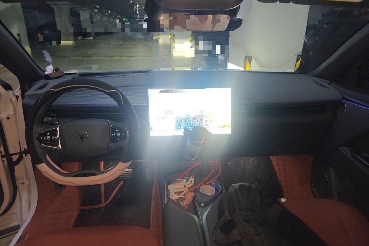 Used ARCFOX Alpha T5 2026 Model Pure Electric 660 Yuanjing Divine Driving Version Center Console