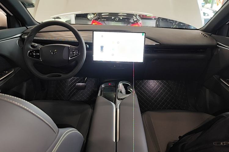 Used ARCFOX Alpha T5 2026 Model Pure Electric 560 Yuanjing Smart Driving Version Center Console
