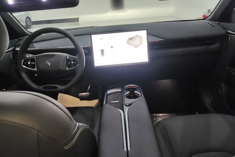 Used ARCFOX Alpha T5 2026 Model Pure Electric 660 Yuanjing Divine Driving Version Center Console