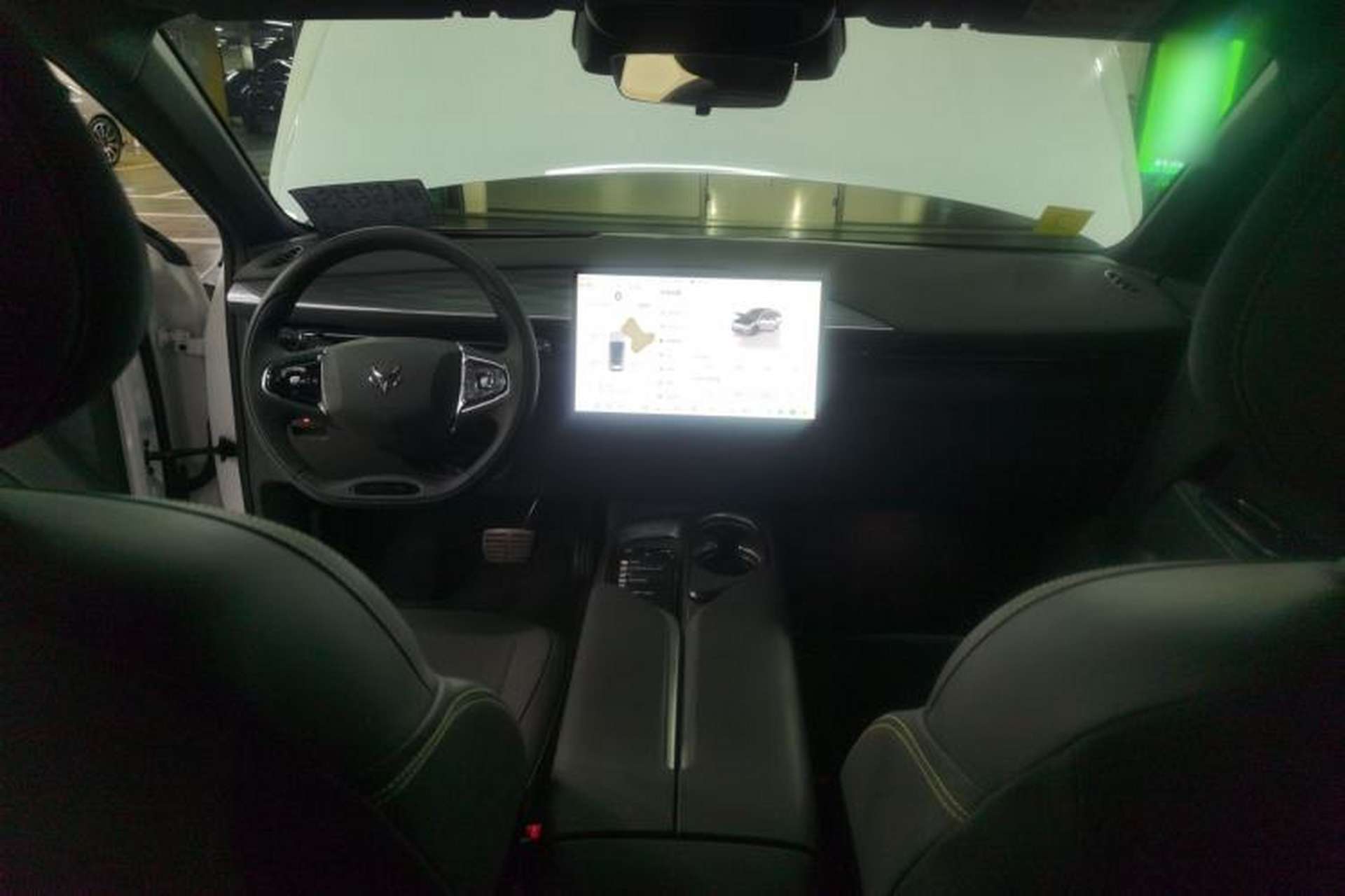 Used ARCFOX Alpha T5 2026 Model Range-Extended 1215 Yuanjing Smart Driving Version Center Console
