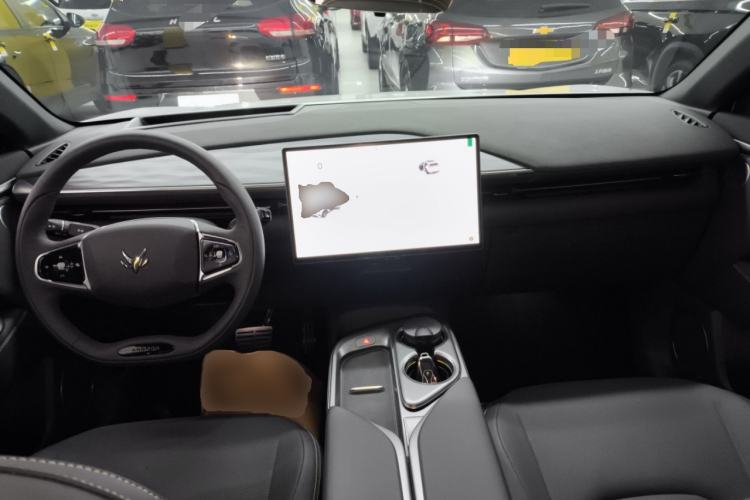 Used ARCFOX Alpha T5 2026 Model Pure Electric 560 Yuanjing Smart Driving Version Center Console