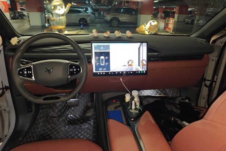 Used ARCFOX Alpha T5 2026 Model Pure Electric 660 Yuanjing Divine Driving Version Center Console
