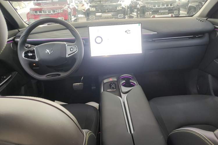 Used ARCFOX Alpha T5 2026 Model Pure Electric 560 Yuanjing Smart Driving Version Center Console