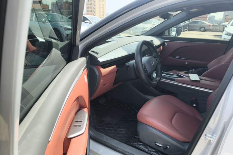 Used ARCFOX Alpha T5 2026 Model Pure Electric 660 Yuanjing Divine Driving Version Driver Seat