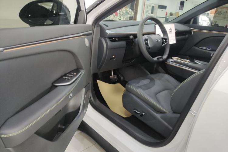 Used ARCFOX Alpha T5 2026 Model Pure Electric 660 Yuanjing Divine Driving Version Driver Seat