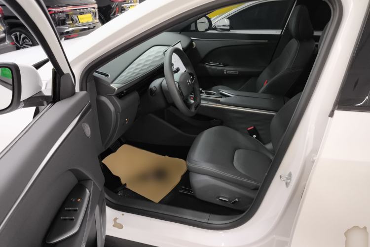 Used ARCFOX Alpha T5 2026 Model Pure Electric 560 Yuanjing Smart Driving Version Driver Seat