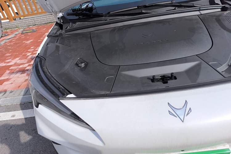 Used ARCFOX Alpha T5 2026 Model Pure Electric 560 Yuanjing Smart Driving Version Engine Bay Right