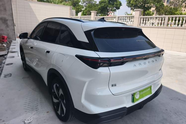 Used ARCFOX Alpha T5 2026 Model Range-Extended 1215 Yuanjing Smart Driving Version Exterior 2
